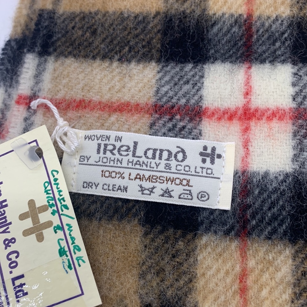 John Hanley & Co NWT Woolen Mills Lambswool Scarf NWT Tan Black Red - Picture 3 of 8